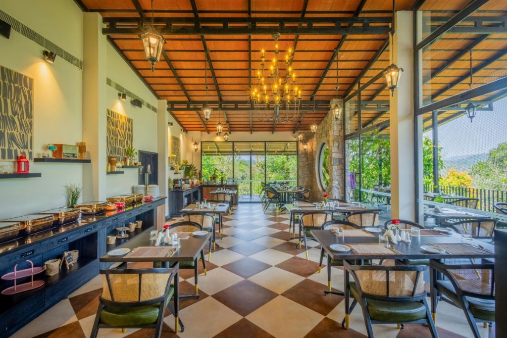 Wykładziny do restauracji w nowoczesnym wnętrzu — stylowe podłogi w lokalu gastronomicznym